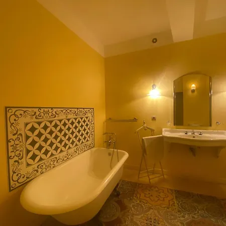 Gasthuis La Maison Des Lauriers 3*