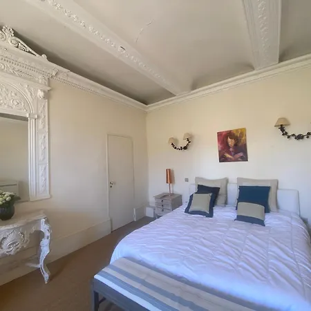 La Maison Des Lauriers Gasthuis Arpaillargues-et-Aureillac